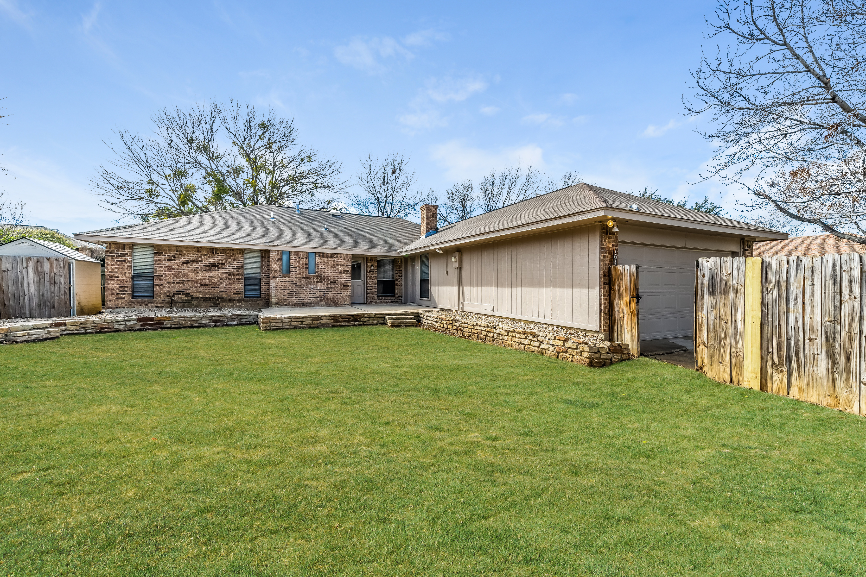 1615 ST JAMES DR CARROLLTON, TX 75007